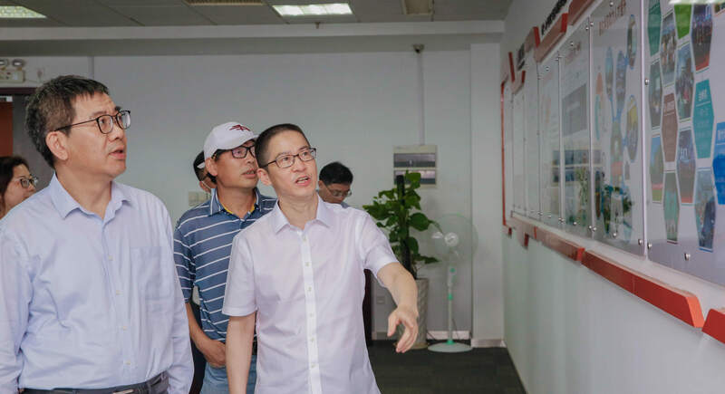 寧波保稅區嚴榮杰主任在賽爾集團調研